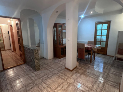 3 camere , centrala proprie etaj 3, se accepta animale 0% comision!