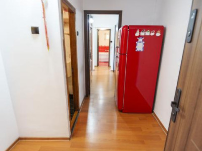3 camere decomandat, 2 bai, etaj 2 din 4 zona Billa, Maria Tanase
