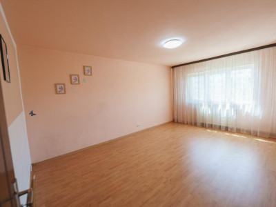 3 camere decomandat, 2 bai, etaj 2 din 4 zona Billa, Maria Tanase