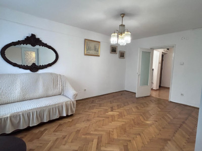 Apartament 3 camere cu acces individual, 2 bai,  centrala proprie 105.000Euro!